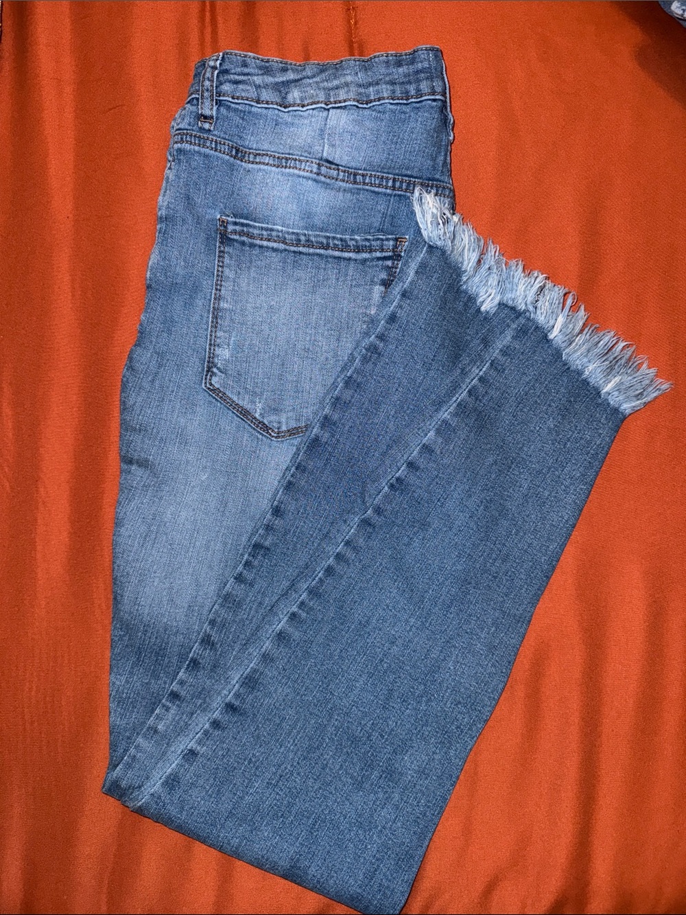 William Rast Medium Blue Frayed-Hem Cropped Jeans